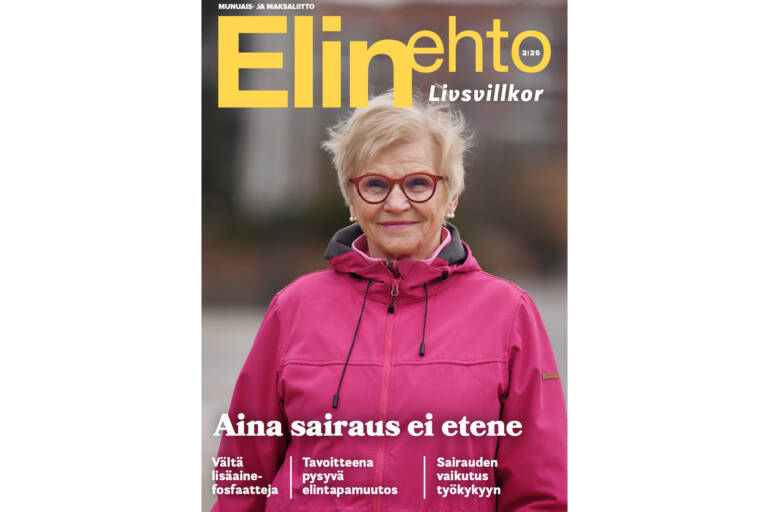 Elinehto-lehden kannessa rouva punaisessa ulkoilutakissa.